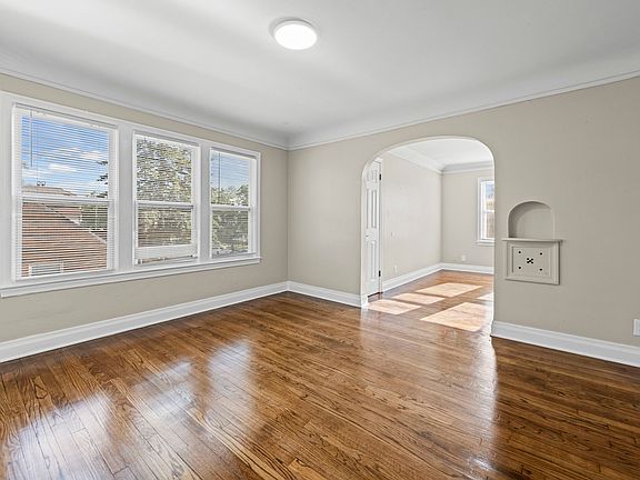 3rd image of 12818 Marlowe St #Up