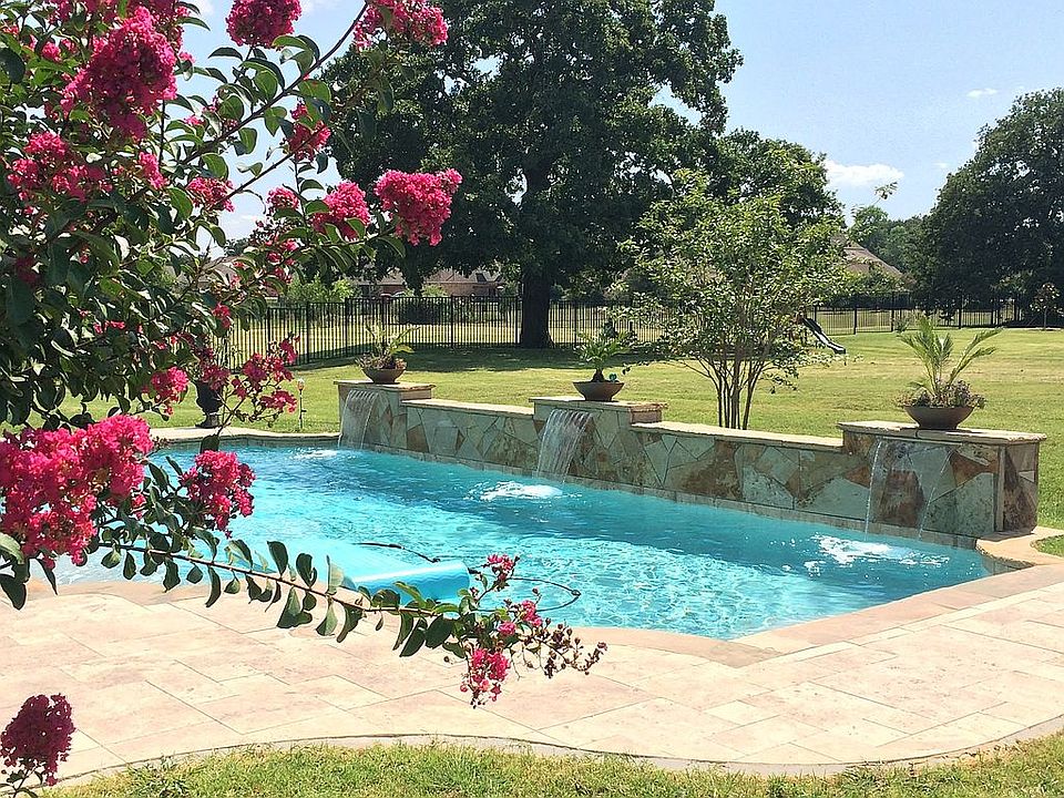 2nd image of 104 Diamond Rose Dr