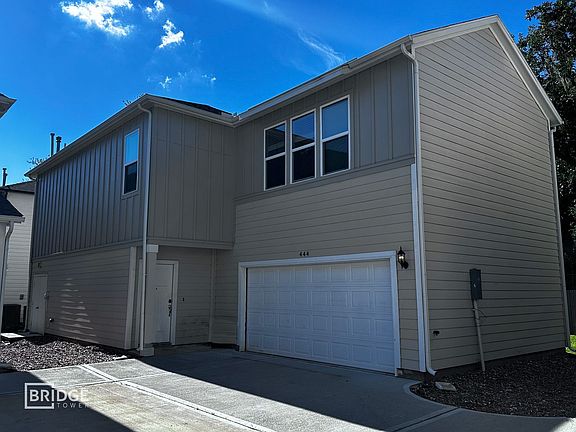 2nd image of 444 Huisache St