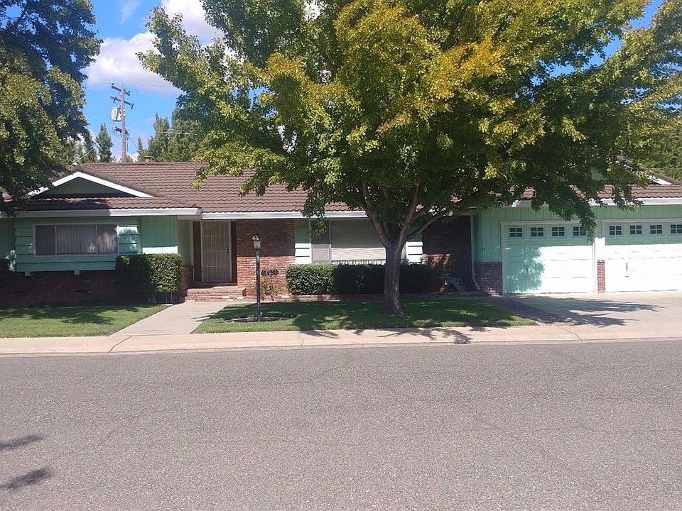 2nd image of 913 Terrace Pl
