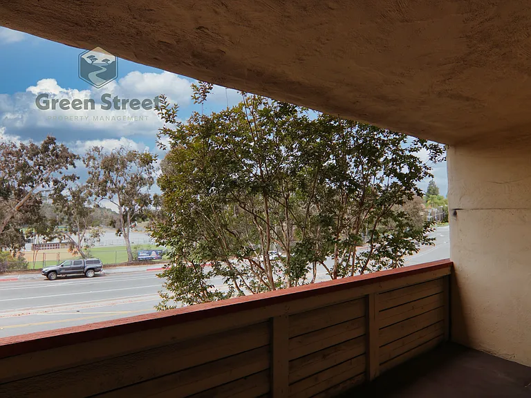 6812 Hyde Park Dr — Photo 9
