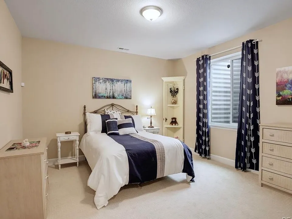 1060 Arrowhead Ct