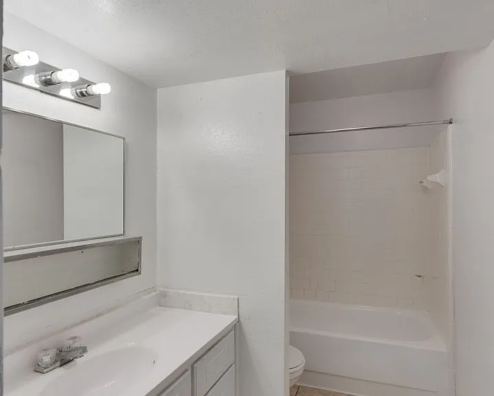 6120 Bellaire Blvd — Photo 8