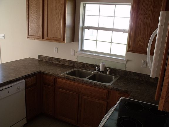 4th image of 13913 Maddie Cir