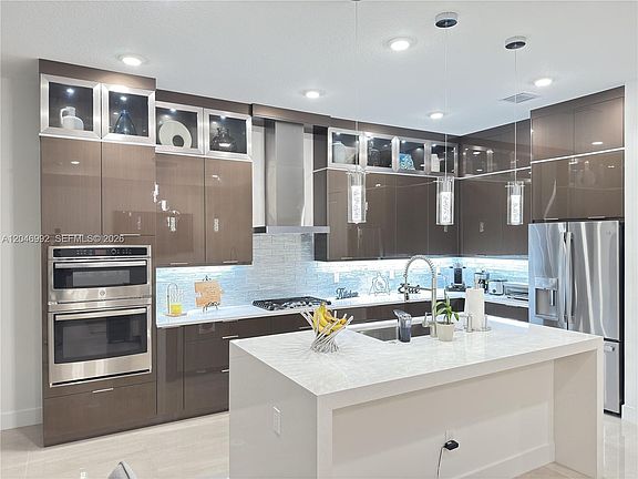 5th image of 5444 SW Saint Armands Way