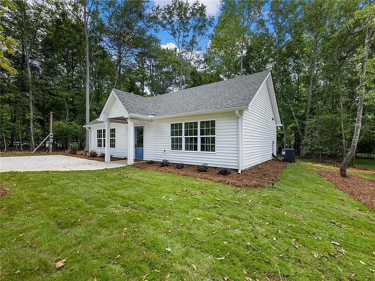 8079 Beachwood Dr — Photo 22