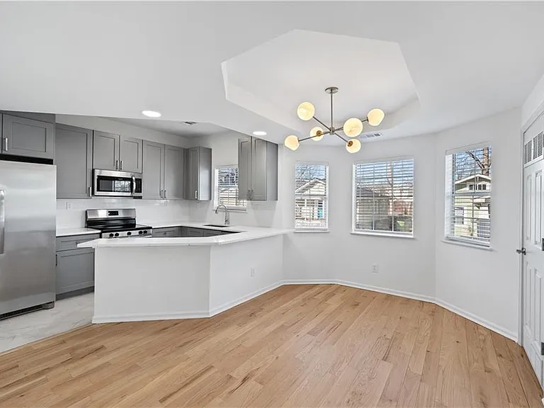 567 Winton Ter NE #A — Photo 3