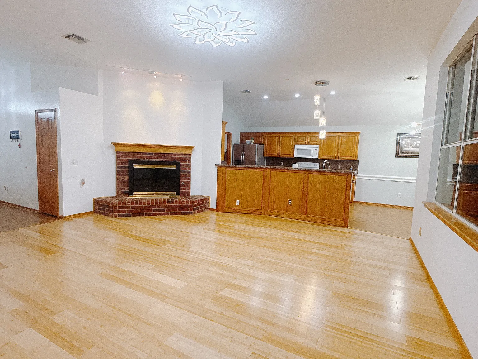 14001 Land Run Rd — Photo 4