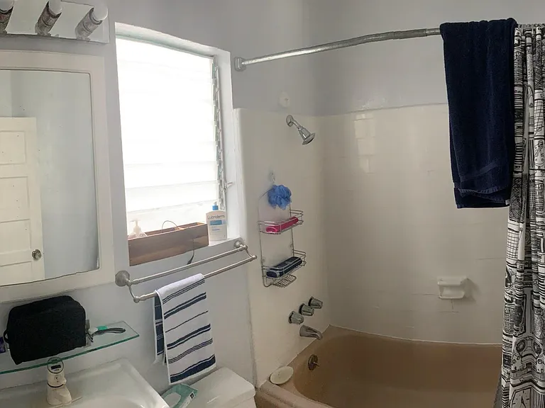 2943 Baker St — Photo 4
