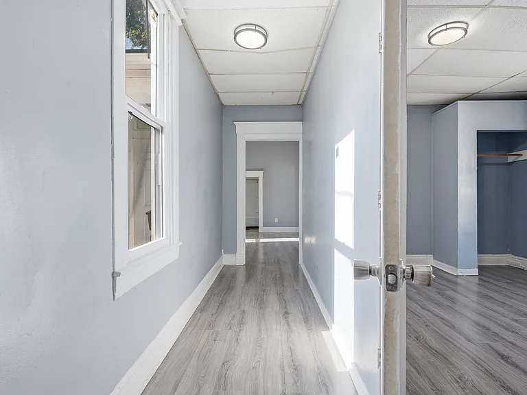 3420 W Jefferson St — Photo 22