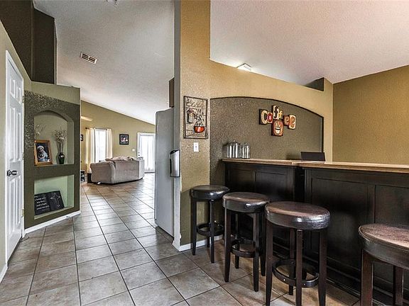 4th image of 3039 Oak Crest Cir