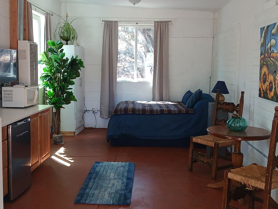 2nd image of 10 Paramount Dr