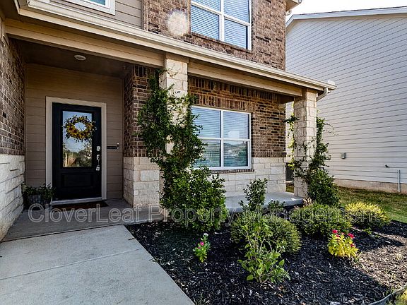 4th image of 422 Angel Trumpet Ct