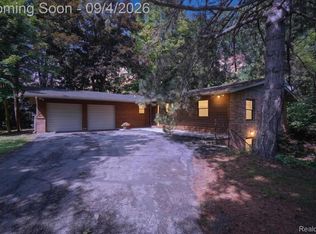 1352 Catherines Way, Howell, MI 48843