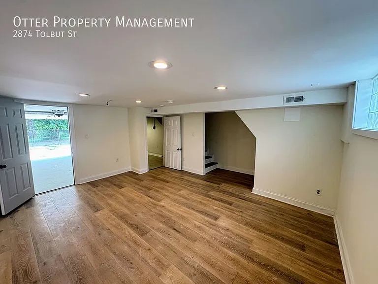 2874 Tolbut St — Photo 37