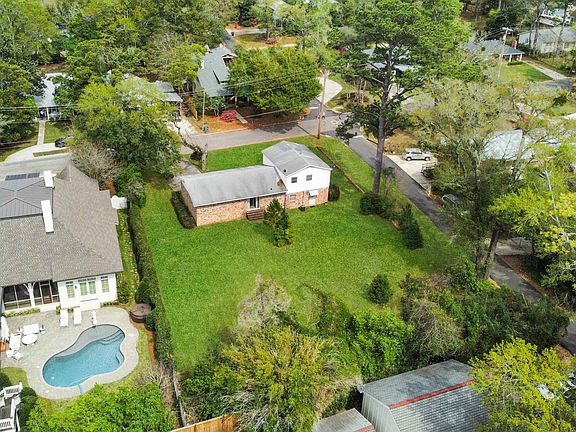 4th image of 110 Fig Ave
