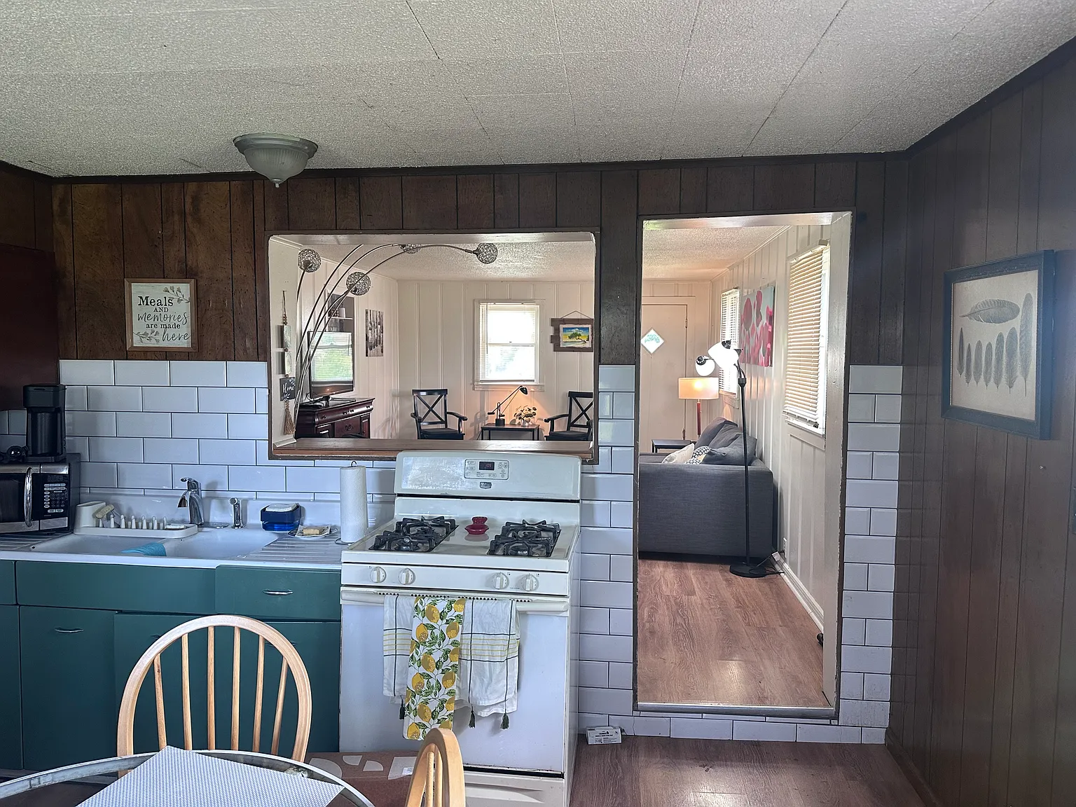 2 bed, $1,300 — Photo 3