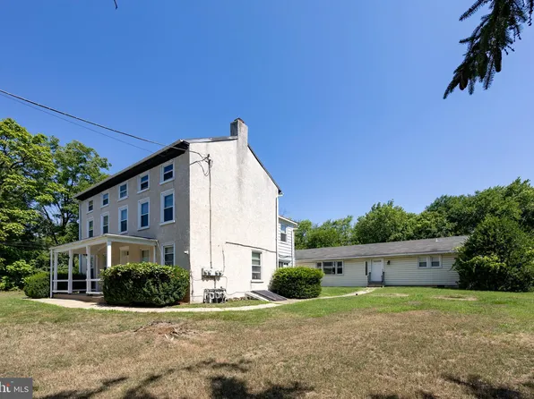 2729 Township Line Rd, Norristown, PA 19403