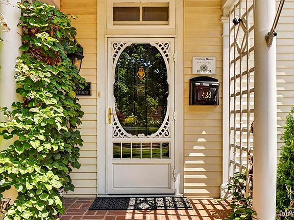 3rd image of 428 N Taylor Ave