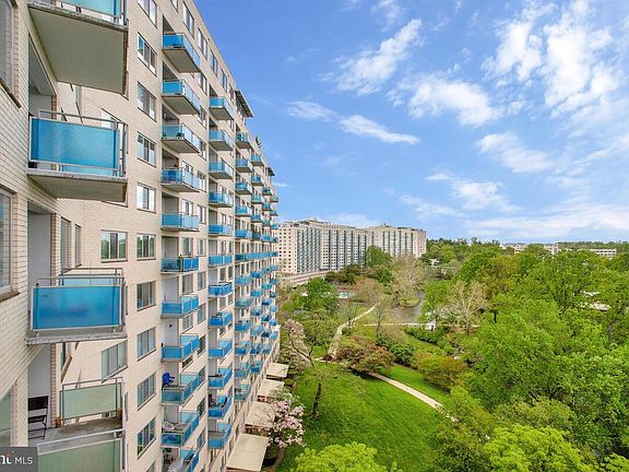 3rd image of 10201 Grosvenor Pl APT 1017