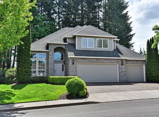 8922 SW Greensward Ln, Tigard, OR