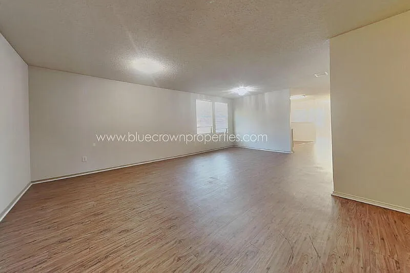4 bed, 2.0 bath, 2145 sqft, $1,850 — Photo 2