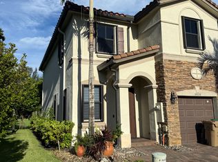 5033 Kobus Ter, Davie, FL 33314