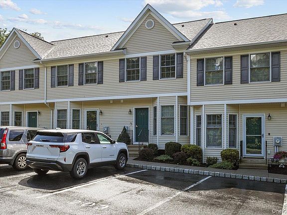 2nd image of 203 Alexandra Court