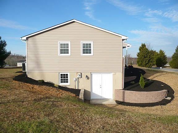 4th image of 200 Astin Ln