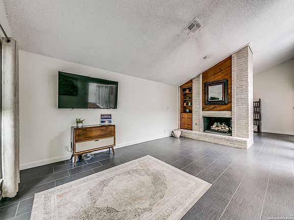 5th image of 2919 Low Oak St
