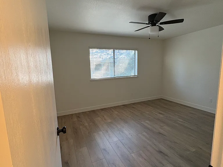 Cambridge Oaks Apartments — Photo 12