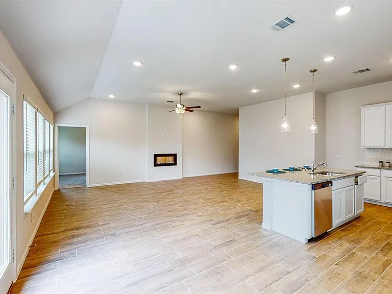 5809 Sandown Dr — Photo 15