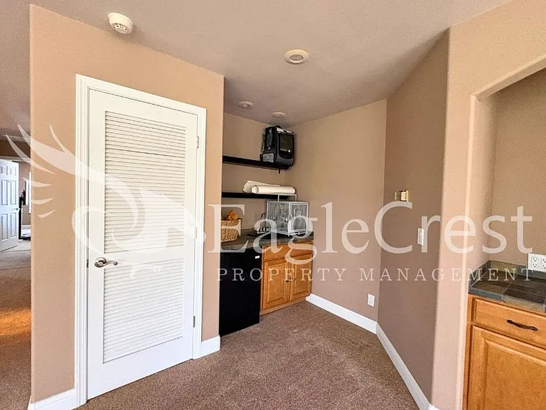 44 Vinehill Dr — Photo 57
