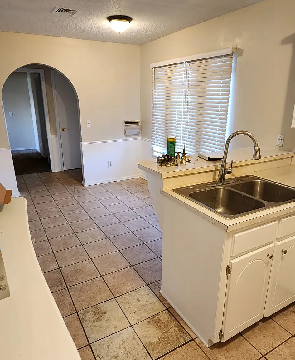 3 bed, 1.5 bath, 1112 sqft, $1,300 — Photo 3