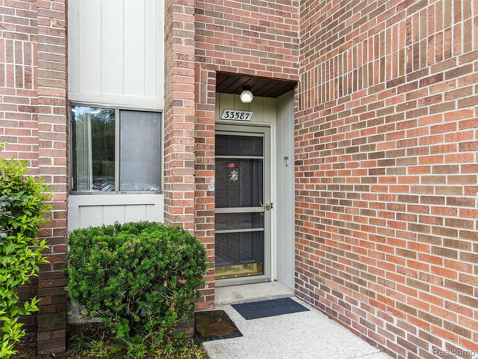 1st image of 33587 Pondview Cir #114