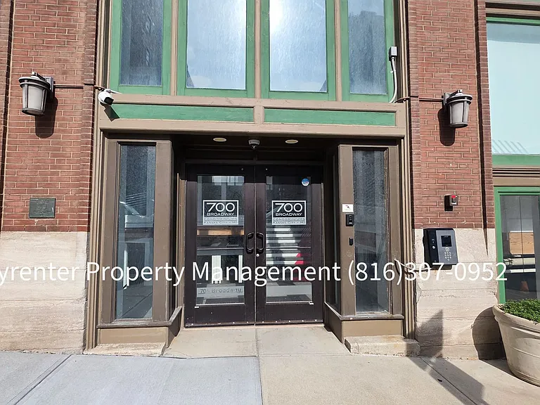 700 Broadway Blvd #308 — Photo 2