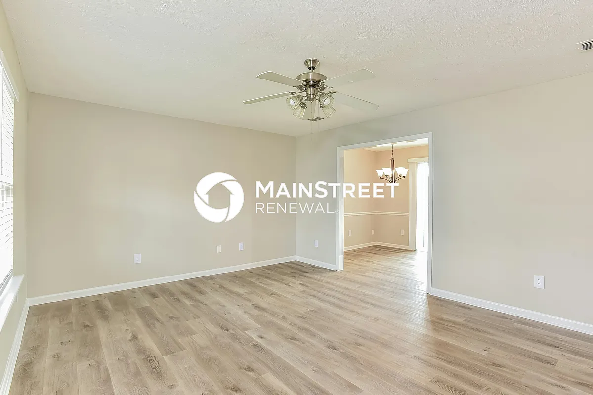 Living Room - 1408 Priestshore Bay