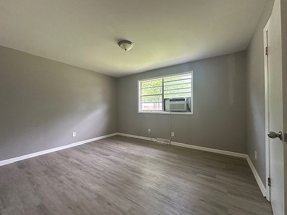 4th image of 704 Glover St #A
