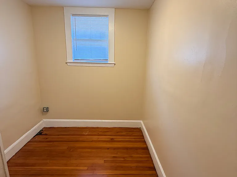 703 George St — Photo 14