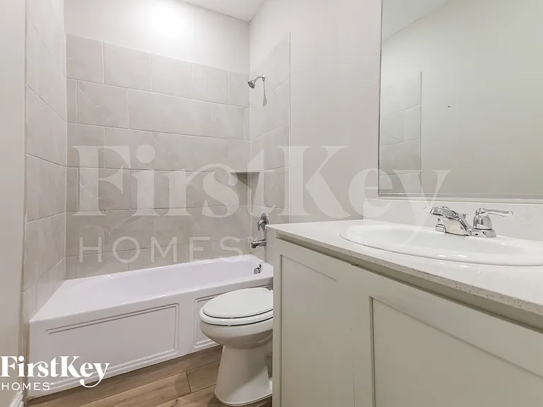 2324 Okeefe Dr — Photo 17