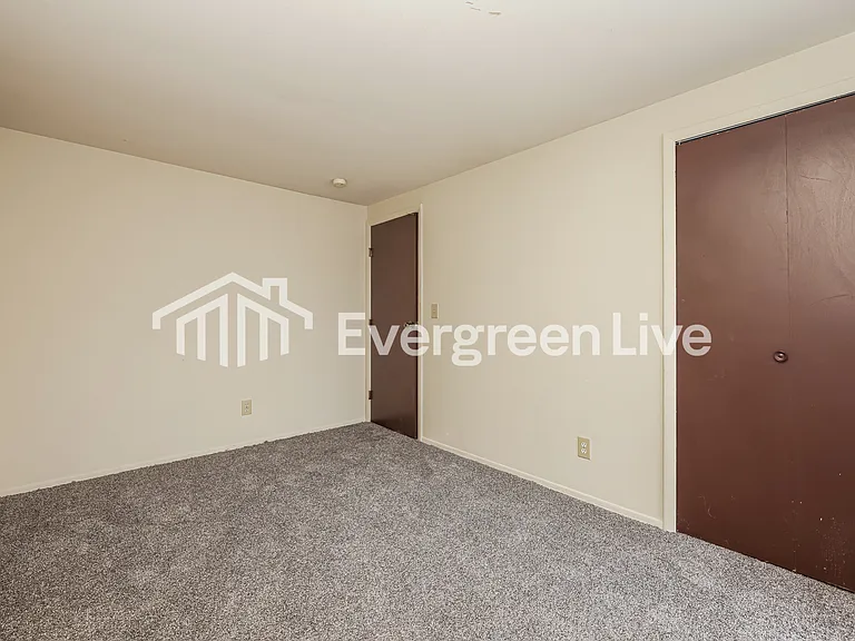 5835 Troy Villa Blvd — Photo 12