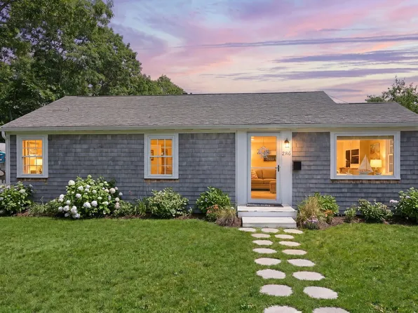 296 Seacoast Shores Boulevard, Teaticket, MA 02536