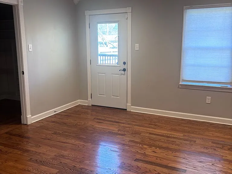 3172 Joffre Ave — Photo 14