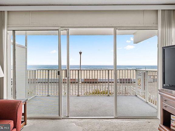 3rd image of 401 Atlantic Ave Unit 101