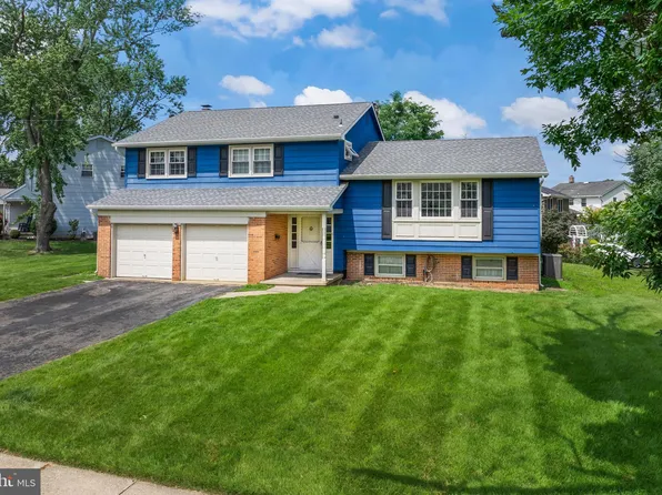 645 Croyden Dr, Cherry Hill, NJ 08003