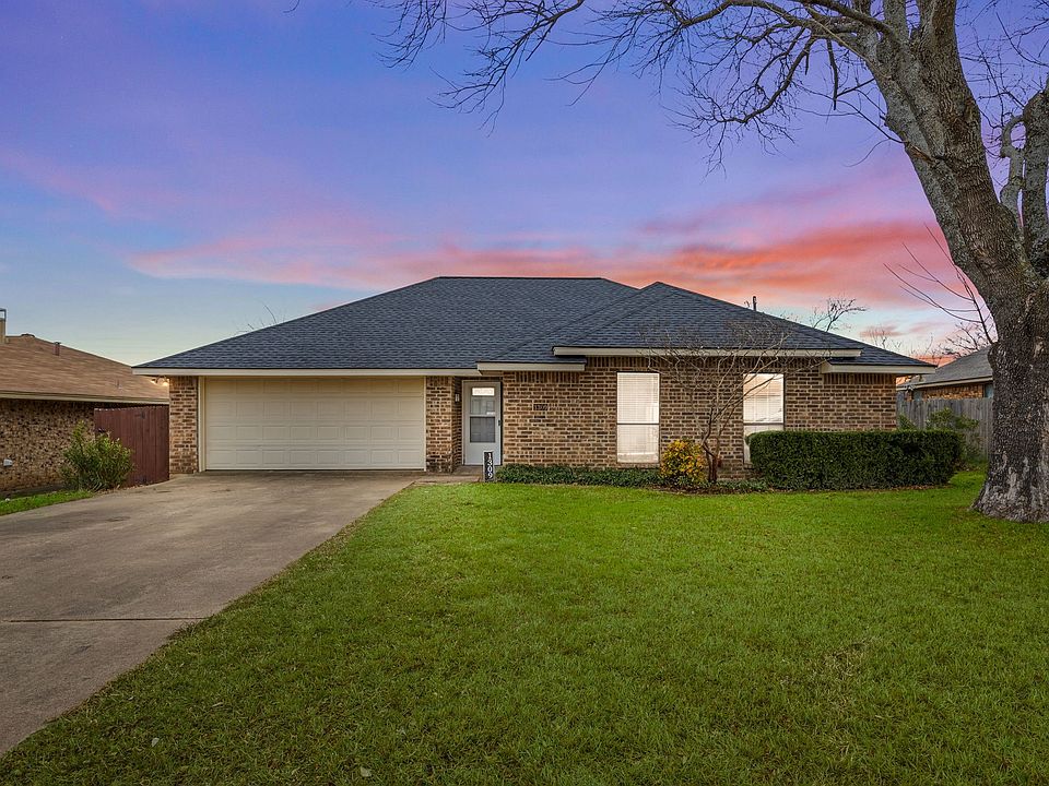 1st image of 1309 Mockingbird Ln