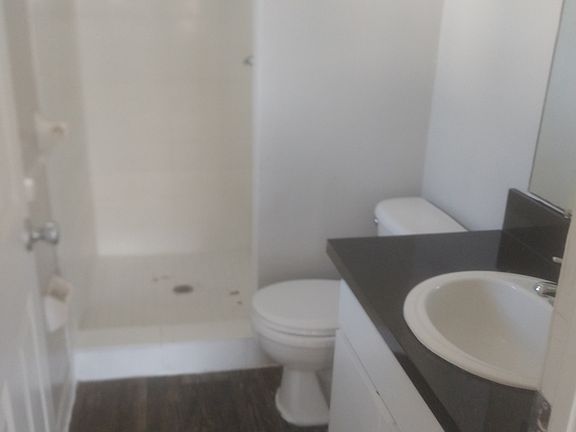 5th image of 3322 Camelot Dr APT 12