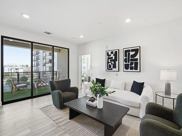 3578 Rambla Pl #303 — Photo 8