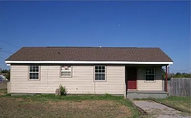 2602 NW Commerce Cir