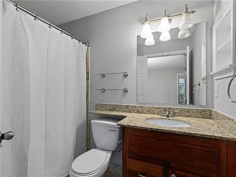 640 Granville Ct — Photo 21